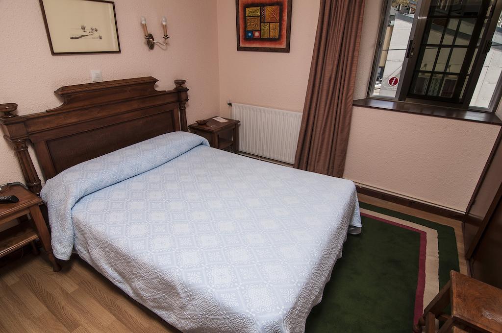 Riodeva Otel Unquera Oda fotoğraf