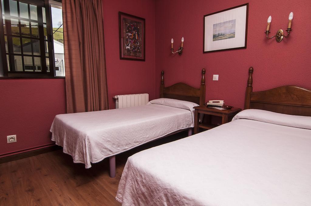 Riodeva Otel Unquera Oda fotoğraf