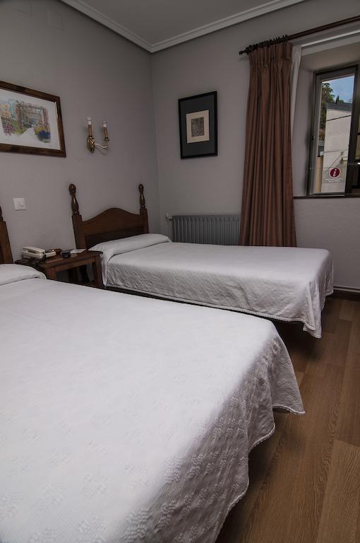 Riodeva Otel Unquera Oda fotoğraf
